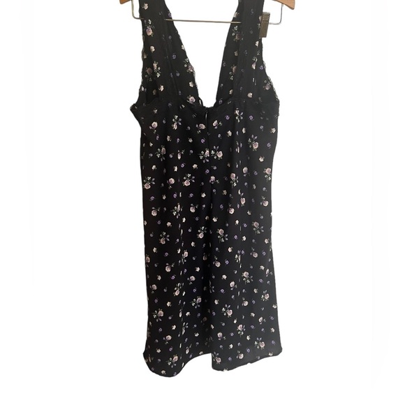 Floral Short Dress - Picture 3 of 4